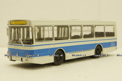 ЛАЗ-4202, арт. 900346, Советский Автобус 1:43