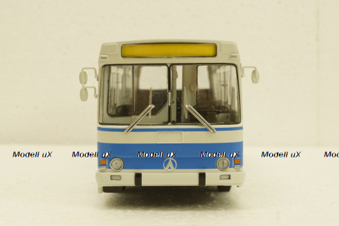 ЛАЗ-4202, арт. 900346, Советский Автобус 1:43