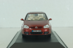 Volkswagen Golf V 3-doors 2003, red, 821930110, Schuco 1:43
