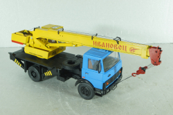 КС-3577 Ивановец, автокран на шасси Маз-5337, синий/желтый,  собран из кита, AVD models 1:43
