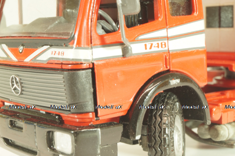 Mercedes-Benz 1748 S  tractor with semi trailer tankwechsel system, red/silver, 317/2, NZG 1:43