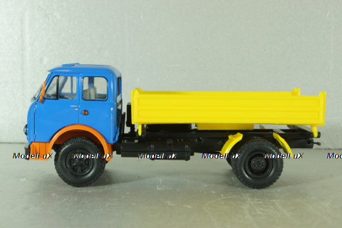 Маз-5111 грузовик с самосвальным кузовом с 3-х стр. разгрузкой 1977, синий/желтый, Н978, Наш Автопром 1:43