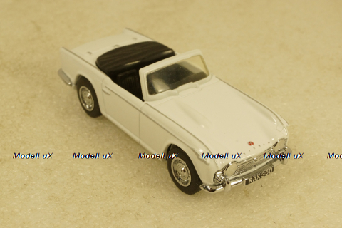 Triumph TR4A IRS, 1965 white, Dinky Toys 1:43
