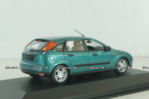 Ford Focus 5-door 1998, green, 430087020, Minichamps 1:43 Уценка!