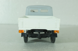 Уаз-3303 бортовой, серый/белый, Русская миниатюра 1:43