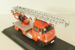 Mercedes L 319 "Feuerwehr" mit Drehleiter DL 18 1958, 02807, Schuco 1:43