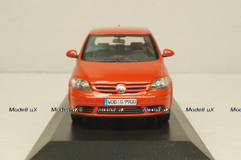 Volkswagen Golf Plus 2005 red 5M0099300A3X Minichamps 1:43