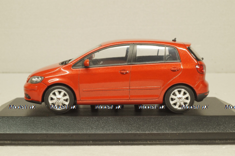 Volkswagen Golf Plus 2005 red 5M0099300A3X Minichamps 1:43