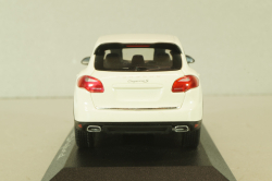 Porsche Cayenne S hybrid, white, Minichamps 1:43