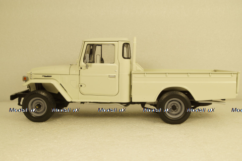 Toyota Land Cruiser 40 Pick Up 1960, white, 08958W, Kyosho 1:18
