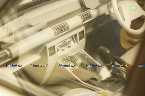 Land Rover Discovery MK1 silver 1989, CML081-2, CULT MODELS 1:18