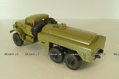 АКЦ-4-214М топливливозаправщик, на шасси Краз-214, хаки, Легендарные грузовики СССР №110, Modimio 1:43