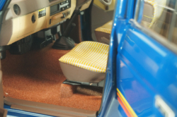 Toyota Land Cruiser 60 1981, blue, w/roof rack + (08956XBL), KYO8956XL, Kyosho 1:18