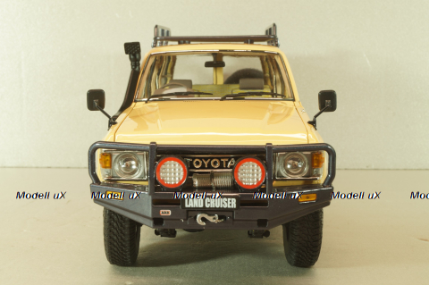 Toyota Land Cruiser 60 1981, beige, w/roof rack + (08956XBE), KYO8956XE, Kyosho 1:18