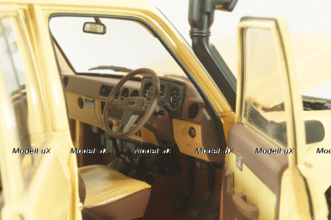 Toyota Land Cruiser 60 1981, beige, w/roof rack + (08956XBE), KYO8956XE, Kyosho 1:18