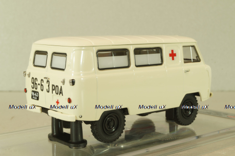 Уаз-450А, Скорая Медицинская Помощь (интерьер гражданской скорой) 1960 г, 145023, DiP Models 1:43