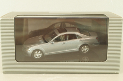 Mercedes S 500 (W221) 2006, grey, B66962221, Autoart 1:43