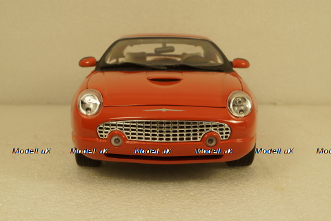 Ford Thunderbird  James Bond 007 Die Another day, 10013 Minichamps 1:18