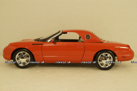 Ford Thunderbird  James Bond 007 Die Another day, 10013 Minichamps 1:18
