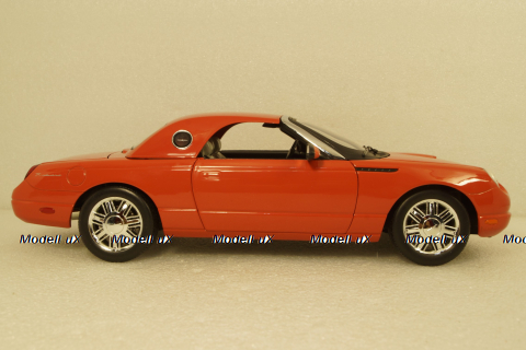 Ford Thunderbird  James Bond 007 Die Another day, 10013 Minichamps 1:18