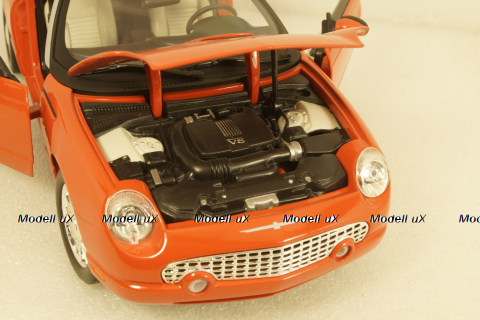 Ford Thunderbird  James Bond 007 Die Another day, 10013 Minichamps 1:18