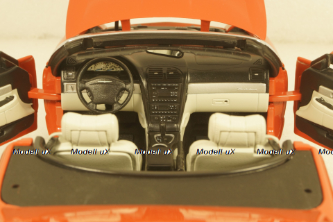 Ford Thunderbird  James Bond 007 Die Another day, 10013 Minichamps 1:18