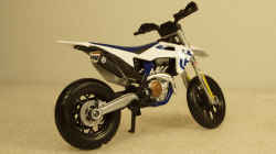 Husqvarna FS 450 Supermoto white/Decorated, Burago 1:18
