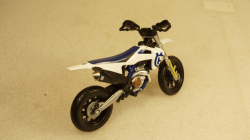 Husqvarna FS 450 Supermoto white/Decorated, Burago 1:18