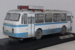 Лаз-696Н с газовыми баллонами бело-голубой, Improved Models 1:43