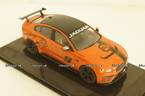Jaguar XE SV Project 8 2017 orange/black , Altaya 1:43