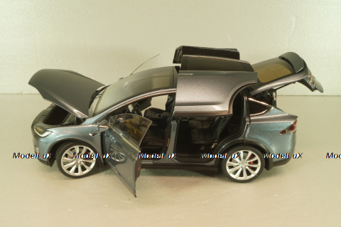 Tesla Model X 2016, light grey, LS-Collectibles 1:18