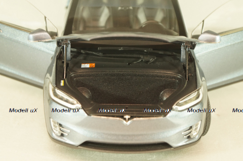 Tesla Model X 2016, light grey, LS-Collectibles 1:18
