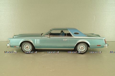 Lincoln Continental Mark V 1978, light blue, MGG18369, MCG 1:18