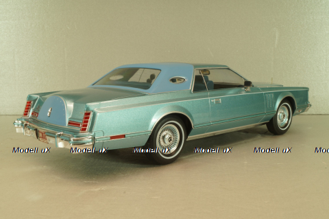 Lincoln Continental Mark V 1978, light blue, MGG18369, MCG 1:18