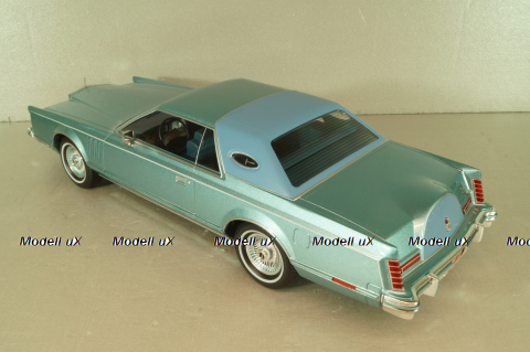 Lincoln Continental Mark V 1978, light blue, MGG18369, MCG 1:18