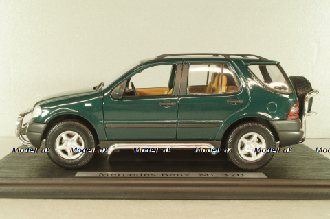 Mercedes-Benz ML 320 (W163) green, B66005217, Maisto 1:18