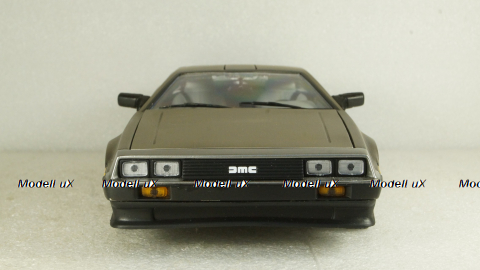 DeLorean DMC-12 1981, SunStar 1:18
