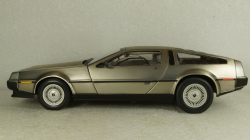 DeLorean DMC-12 1981, SunStar 1:18