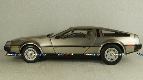 DeLorean DMC-12 1981, SunStar 1:18