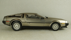 DeLorean DMC-12 1981, SunStar 1:18