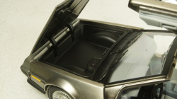 DeLorean DMC-12 1981, SunStar 1:18