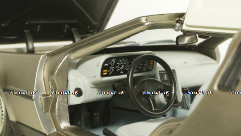 DeLorean DMC-12 1981, SunStar 1:18