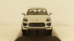 Porsche Macan Turbo 2019 lightgrey,WAP0206020J, Minichamps 1:43
