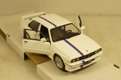 BMW 3-series M3 ( E30) 1988, white, BU21100W , Bburago 1:24