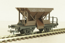 Вагон грузовой саморазгрузочный, 2-х осный, DR, эпоха III, brown, , 335, Kleinbahn 1:87 HO