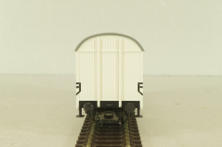 Вагон рефрижератор для морской рыбы, крытый грузовой (холодильник), 2-х осный DB, белый, HO, 46235, Roco 1:87