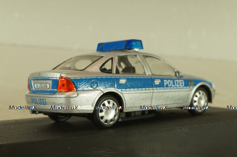 Opel Vectra (B) Polizei 1995, silver/blue, OPC091, Altaya  Opel Collection #91 1:43 Уценка!