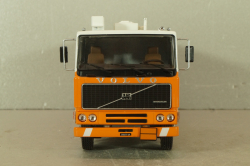 Volvo F12 fuel tanker 1977, white/orange, Camion D'epoca #74, 1:43 Уценка 5!