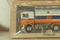 Volvo F12 fuel tanker 1977, white/orange, Camion D'epoca #74, 1:43 Уценка 5!