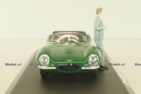 Jaguar XKSS 1957 with figuren Steve McQueen, green, McQueen Collection, 86434, Greenlight 1:43